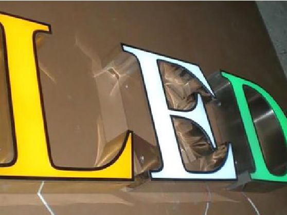 垫江介绍LED招牌的基础知识。